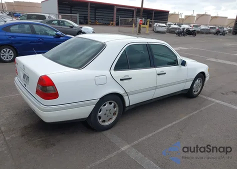 1997 Mercedes-Benz C 230 z USA, uszkodzony, nr VIN WDBHA23E2VF572273